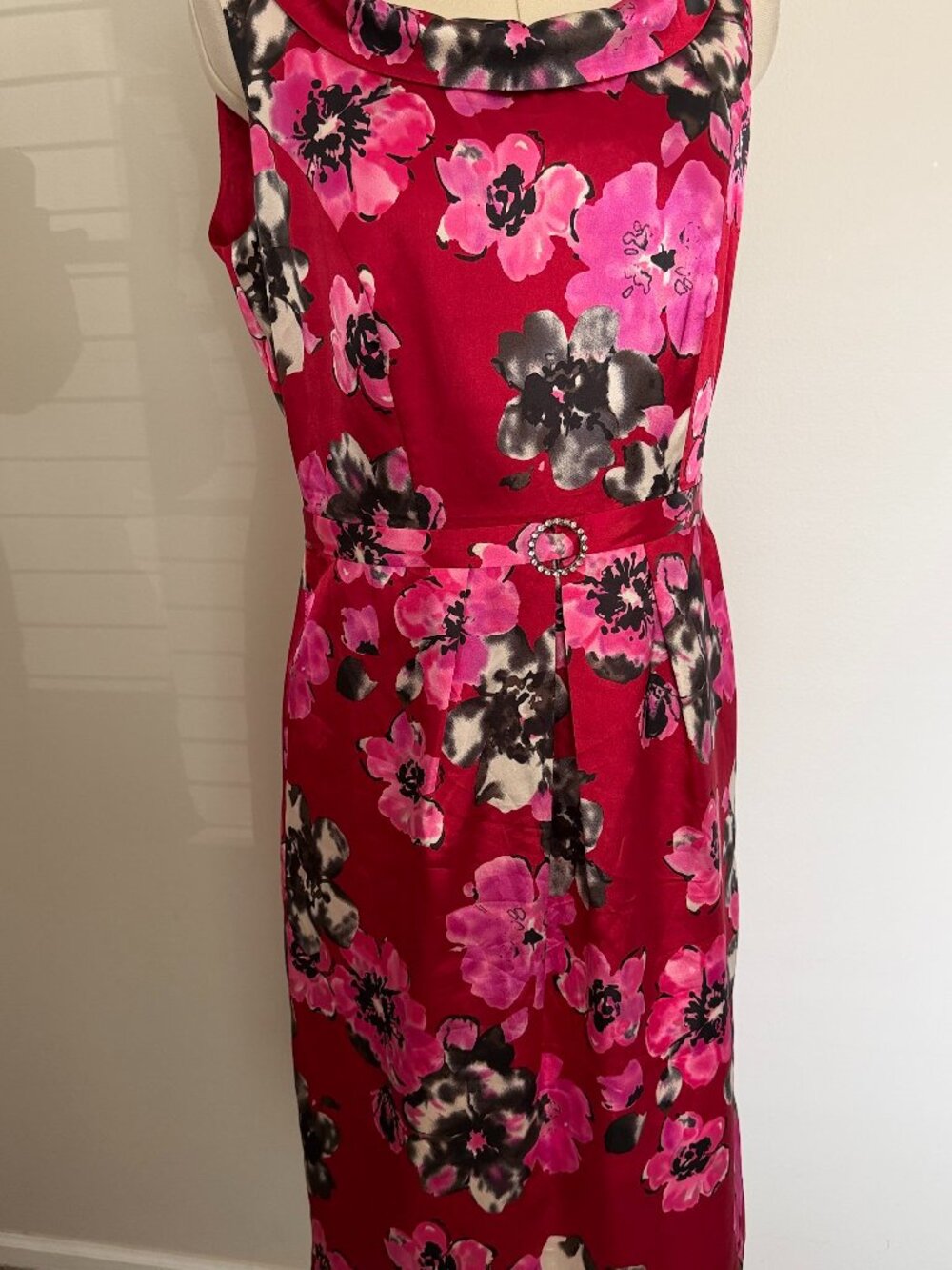 Newport News red cocktail dress with floral size 10